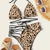 Costum de baie tip bikini cu imprimeu leopard, cu bretele în jurul gâtului și talie înaltă