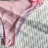 Bikini cu design din dantelă și suport cu sârmă