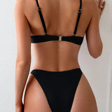 Set bikini din material uniform cu detalii la bretele