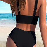 Bikini cu parte anterioară încrucișată simplă, cu volane perforate