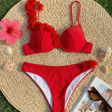 Bikini cu design din dantelă și suport cu sârmă