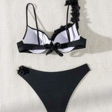 Bikini cu design din dantelă și suport cu sârmă